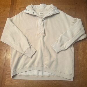 Women’s Aerie Getaway cream sweatshirt with snap front quarter zip size S